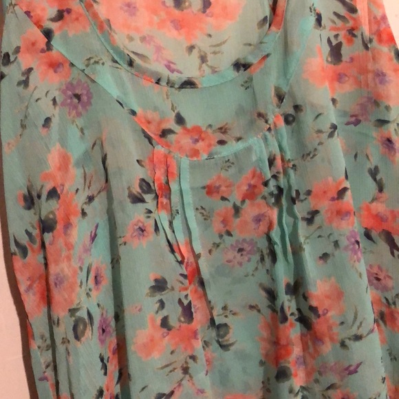 Black Poppy flowered flowy tank - Picture 3 of 6